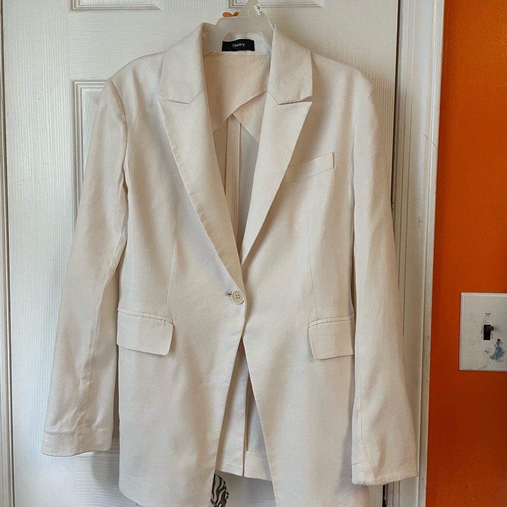 Theory Women's Cream Blazer , great condition.